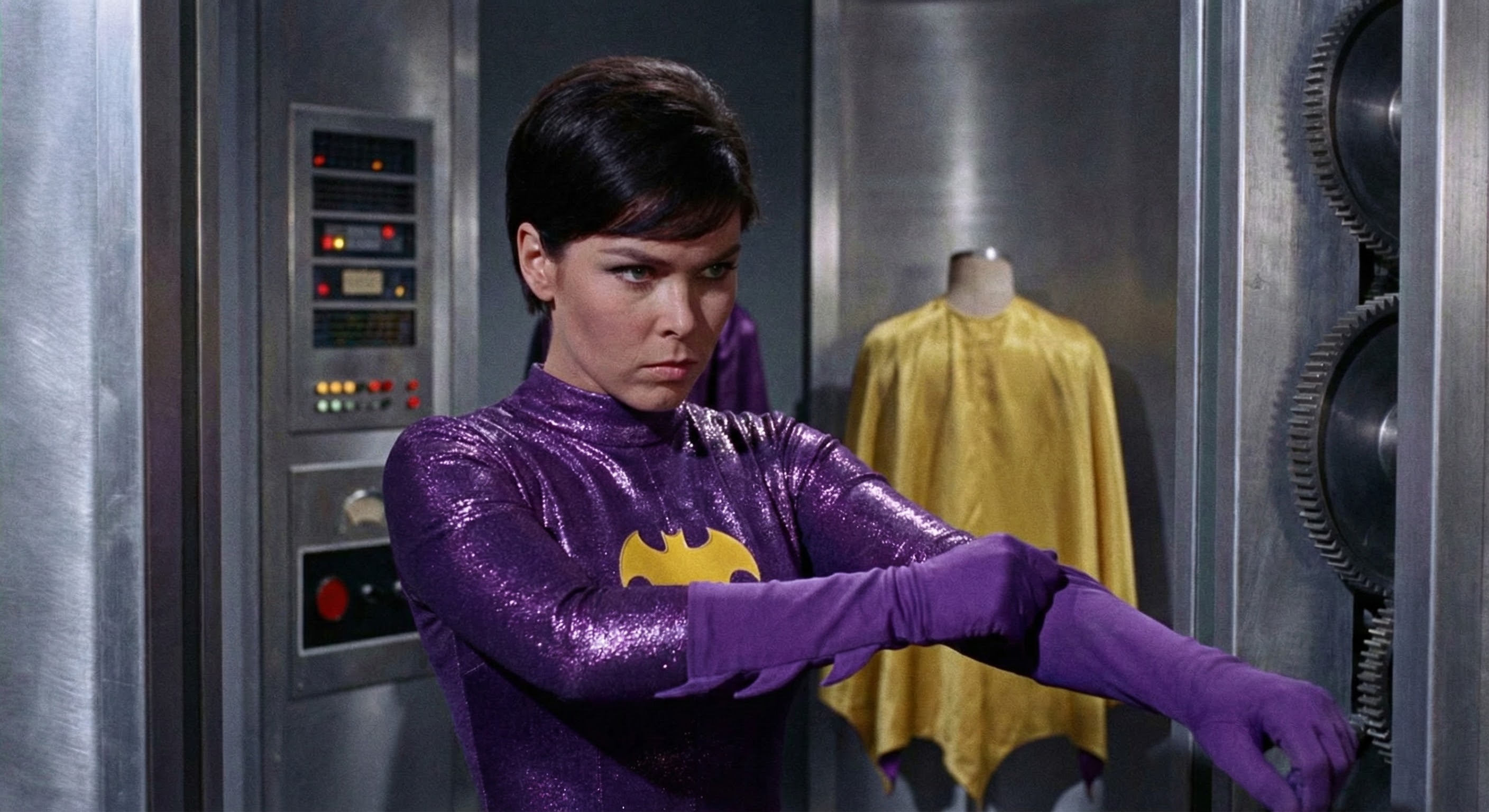 Batgirl Gloves Preview